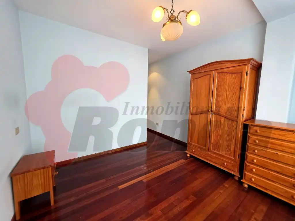 Schlafzimmer von Wohnung zur Miete in Lugo mit Möbliert