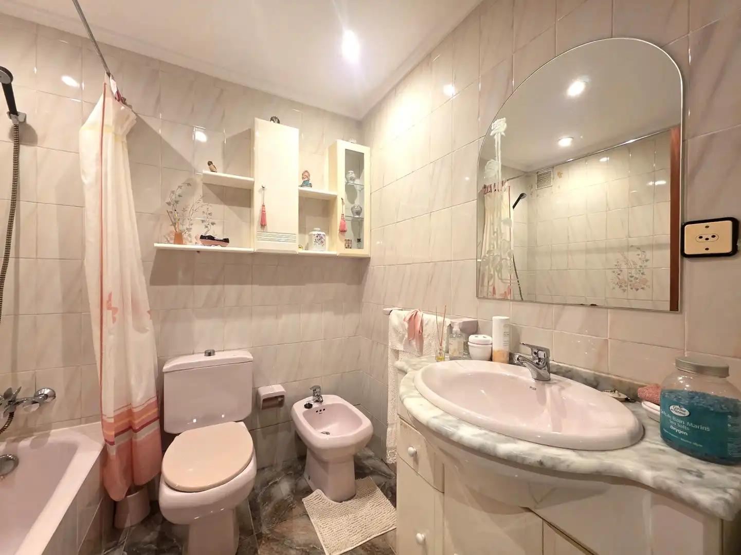 Badezimmer von Wohnung zum Verkauf in San Martín del Rey Aurelio mit Heizung, Privatgarten und Parkett