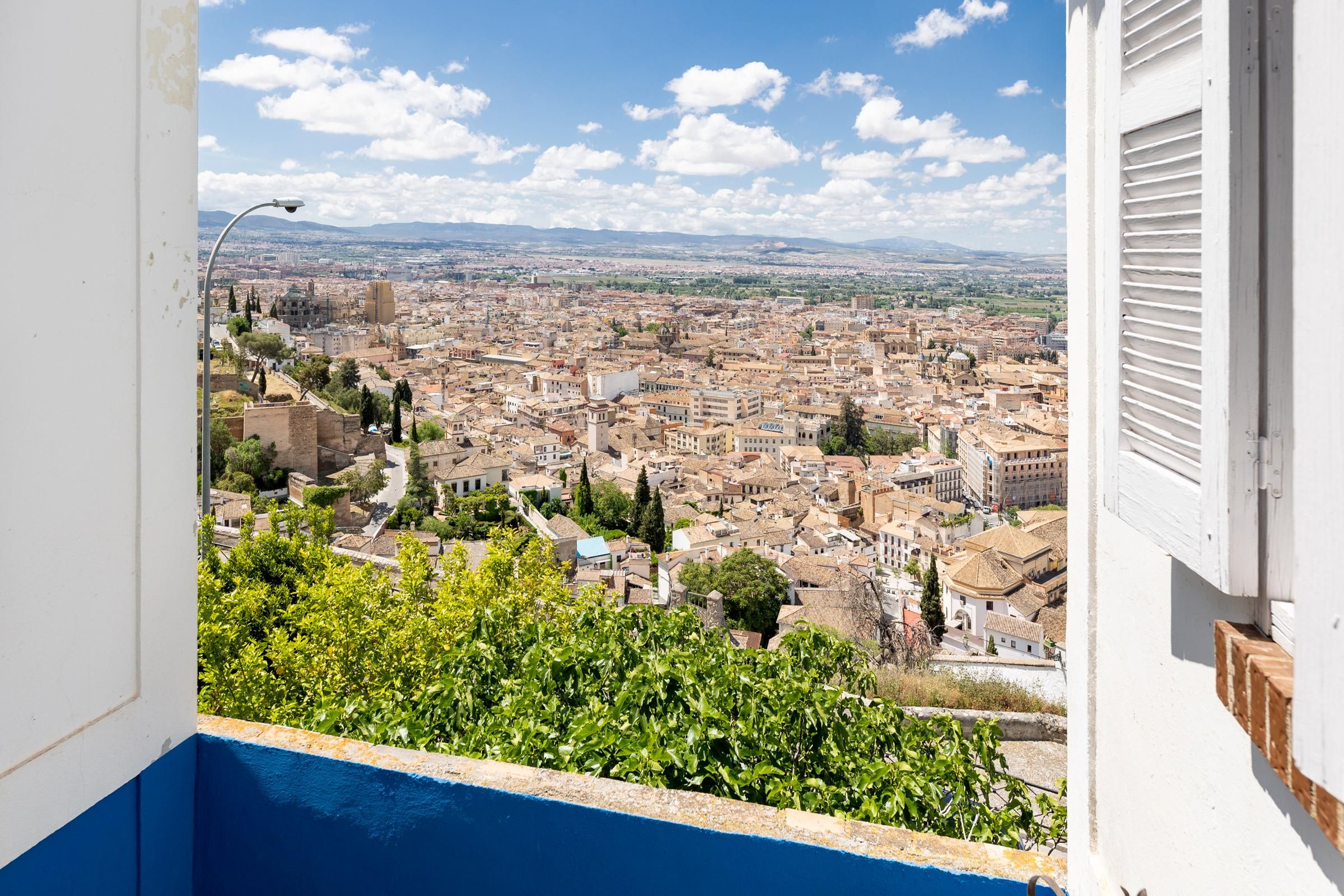 Vista exterior de Casa o chalet en venta en  Granada Capital con Aire acondicionado