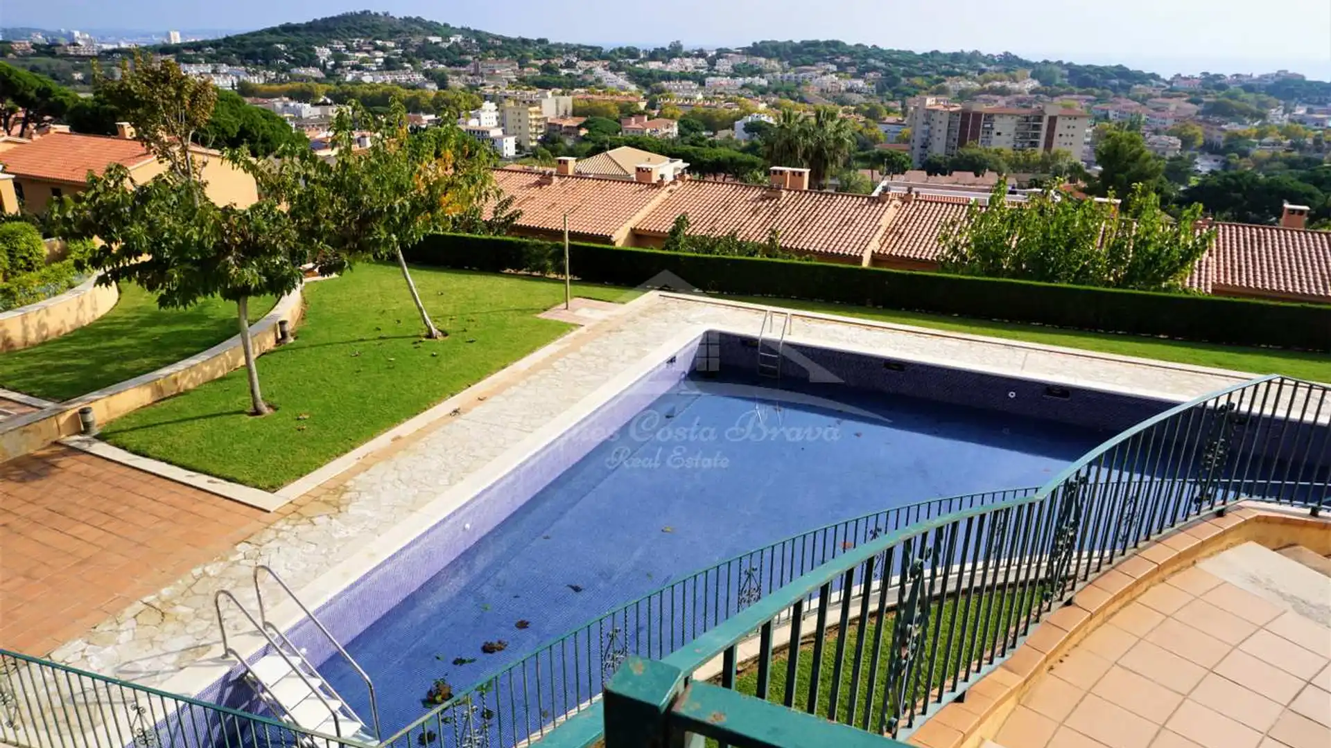 Piscina de Casa o chalet en venta en Castell d'Aro, Platja d'Aro i s'Agaró con Aire acondicionado, Calefacción y Jardín privado