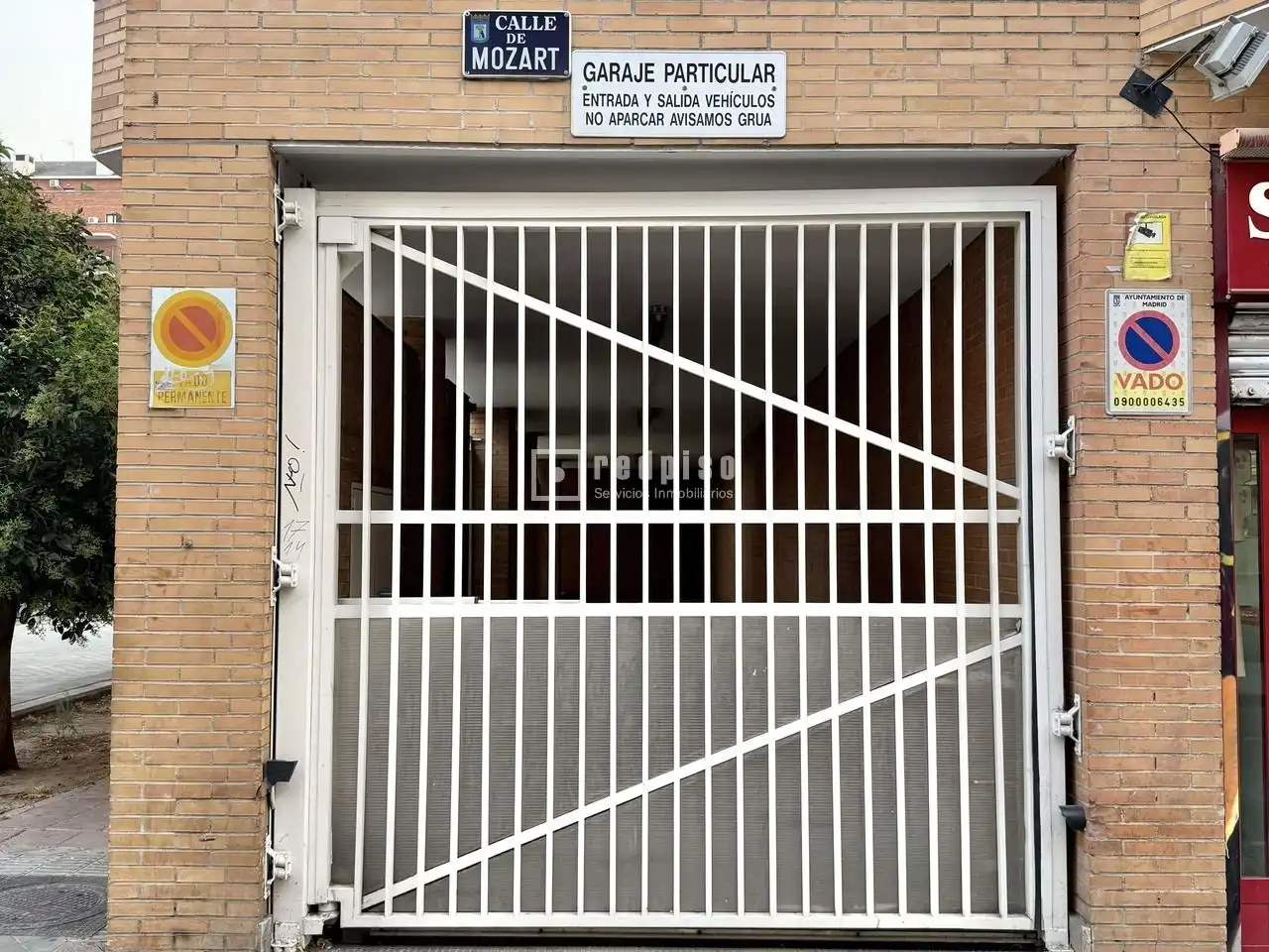 Vista exterior de Garaje de alquiler en Madrid