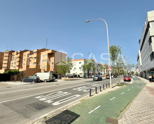 Vista exterior de Pis en venda en  Sevilla Capital amb Terrassa