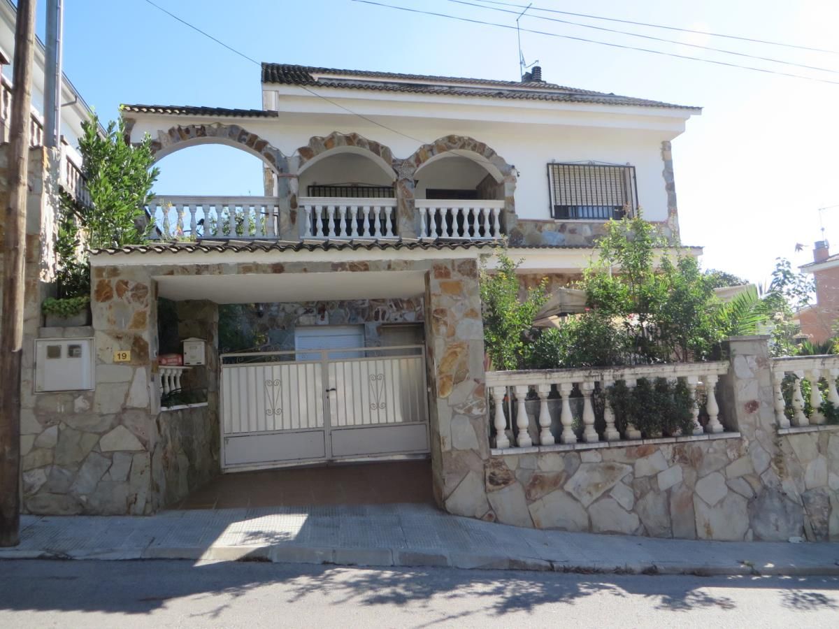 Vista exterior de Casa o xalet en venda en Lliçà d'Amunt