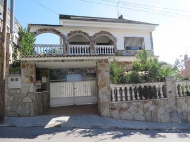 Detached house for sale in C/ Valira