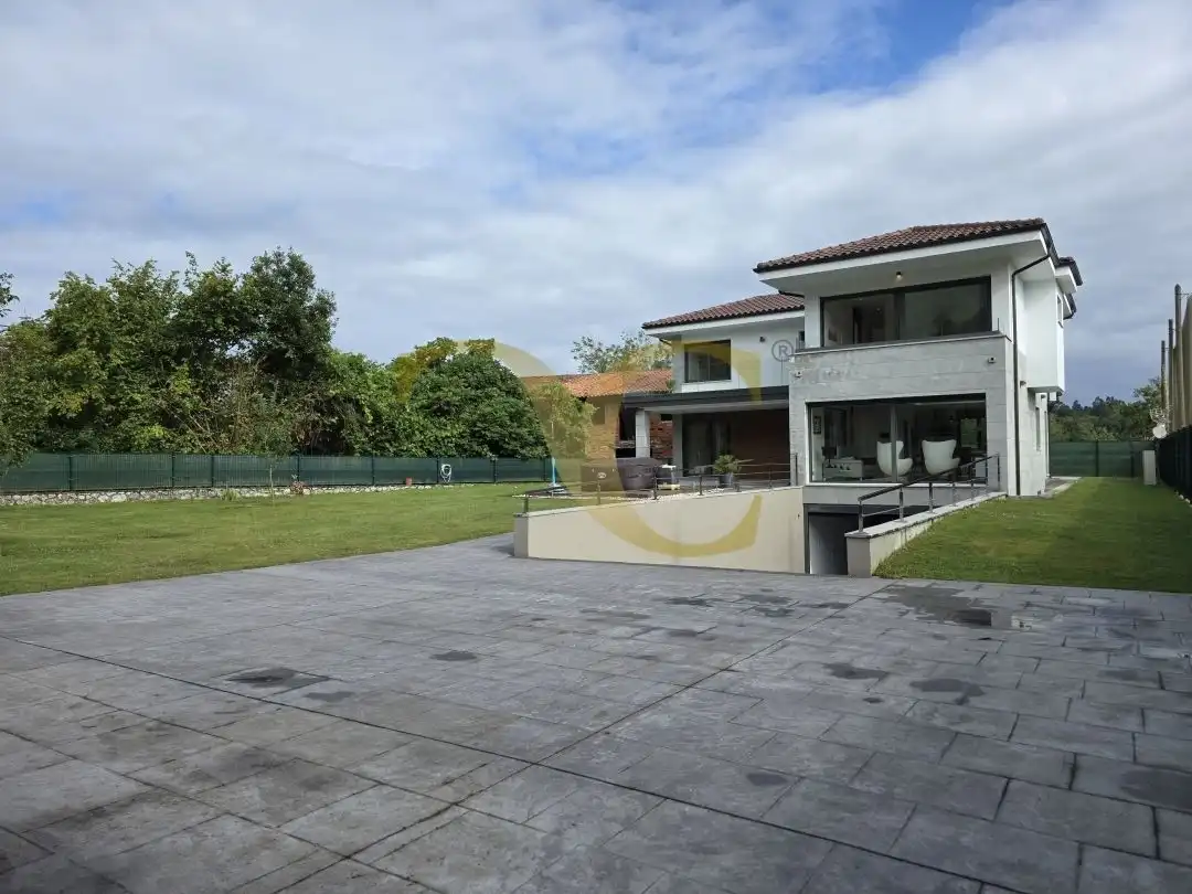 Terraza de Casa o chalet en venta en Llanes con Calefacción, Jardín privado y Terraza