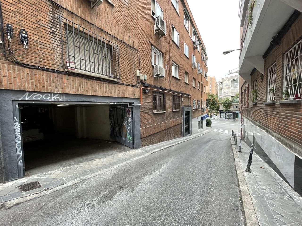 Exterior view of Garage for sale in  Madrid Capital