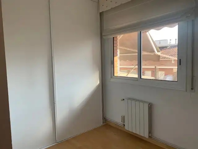 Schlafzimmer von Wohnung zum Verkauf in Badalona mit Klimaanlage, Heizung und Parkett