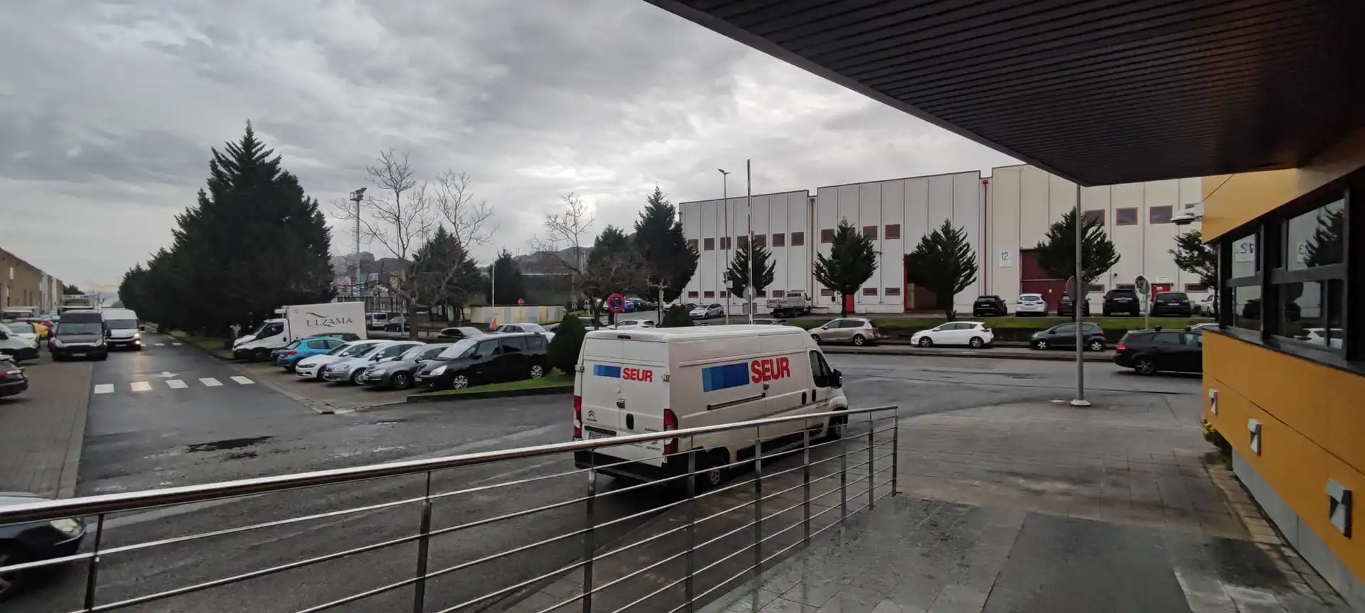Aparcament de Oficina en venda en Zalla  amb Moblat i Alarma