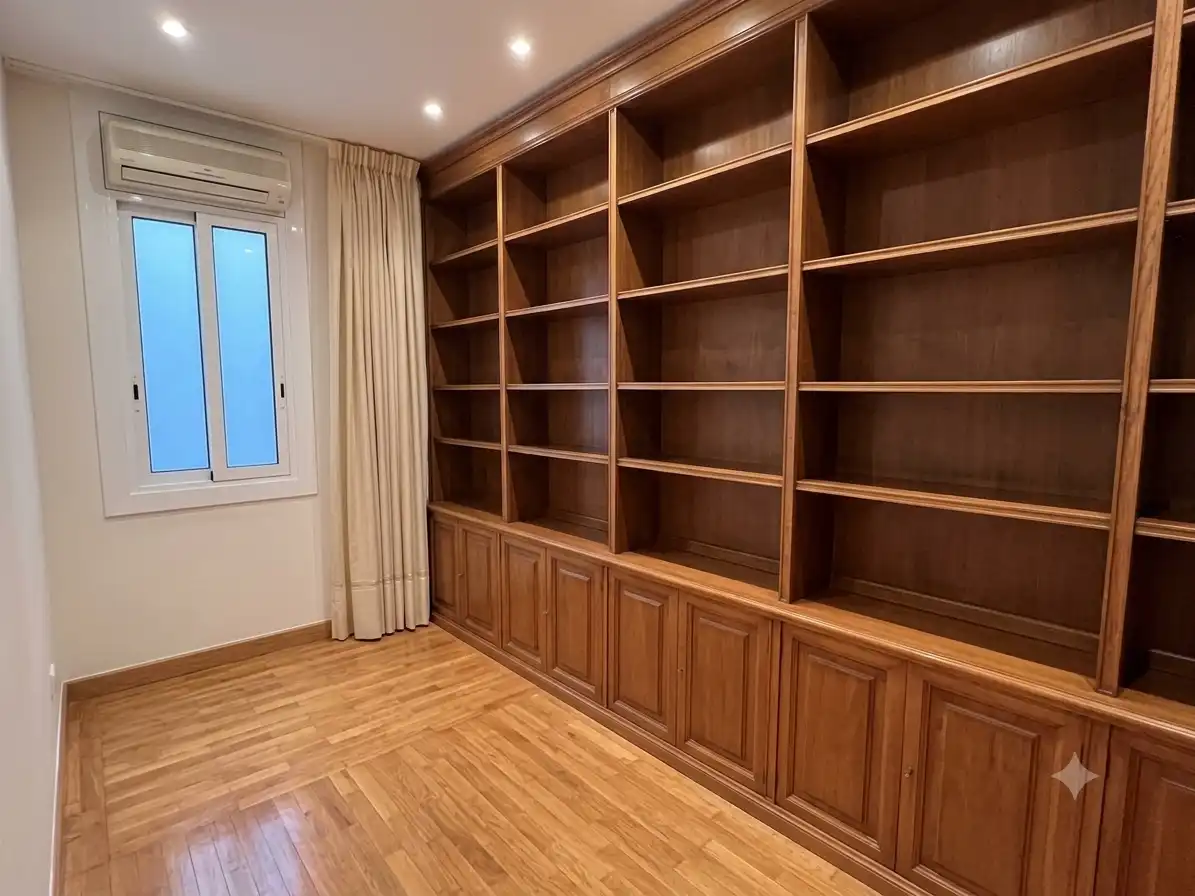 Sala d'estar de Pis en venda en Barcelona amb Aire condicionat, Calefacció i Parquet