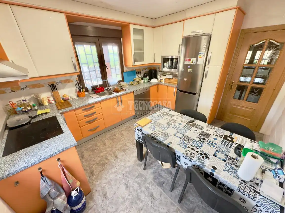 Cocina de Casa o chalet en venta en Valdeavero con Calefacción y Jardín privado