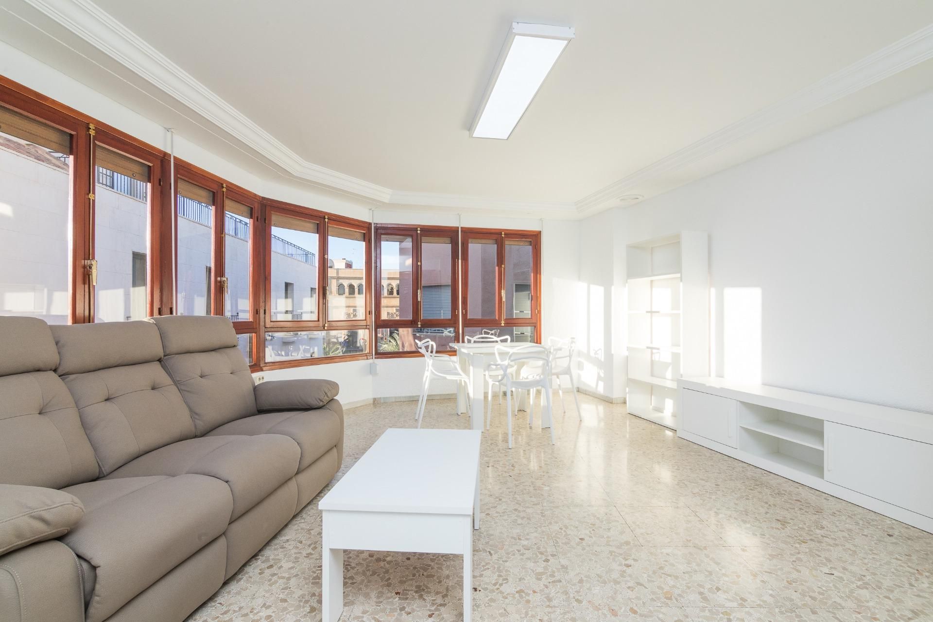 Flat for rent in Calle MARE DE DEU DELS DESAMPARATS, Centro, Elche ciudad