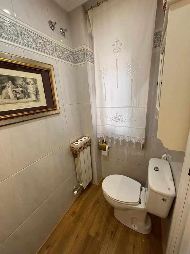 Baño de Ático en venta en Villamediana de Iregua con Jardín privado, Parquet y Piscina