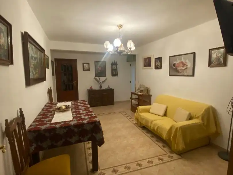 Wohnzimmer von Wohnung zur Miete in Baeza, Jaén