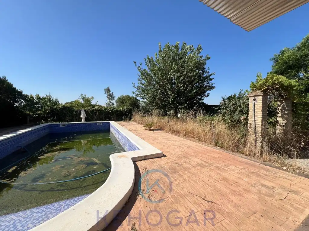 Schwimmbecken von Residential zum Verkauf in Los Palacios y Villafranca