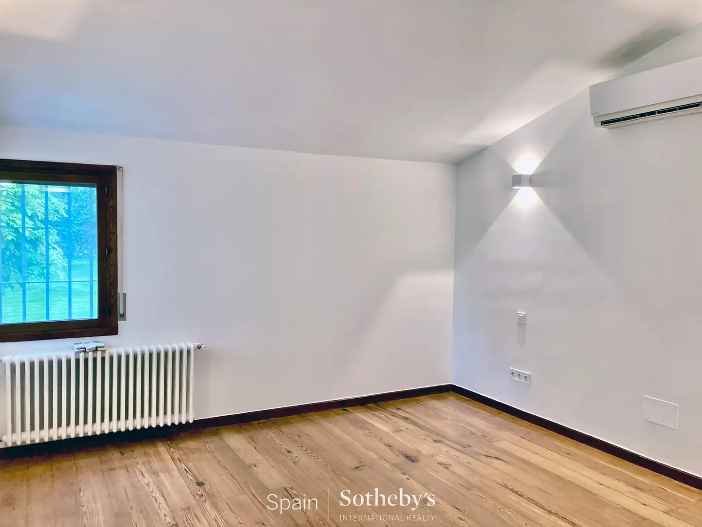 Dormitori de Casa o xalet de lloguer en Madrid amb Aire condicionat, Jardí privat i Traster