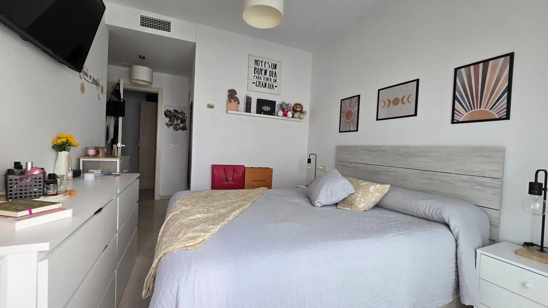 Dormitori de Dúplex en venda en Estepona amb Aire condicionat, Jardí privat i Terrassa