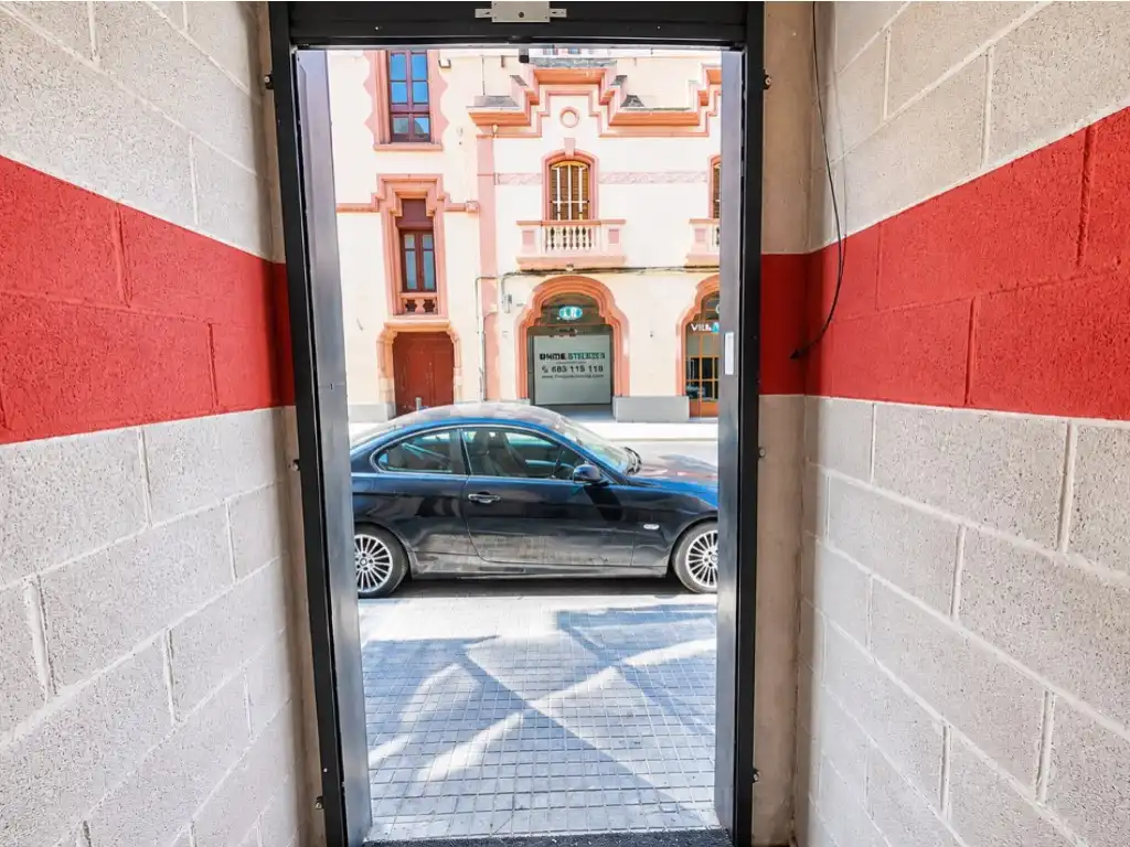 Aparcament de Pis en venda en Vilafranca del Penedès amb Aire condicionat, Forn i Balcó