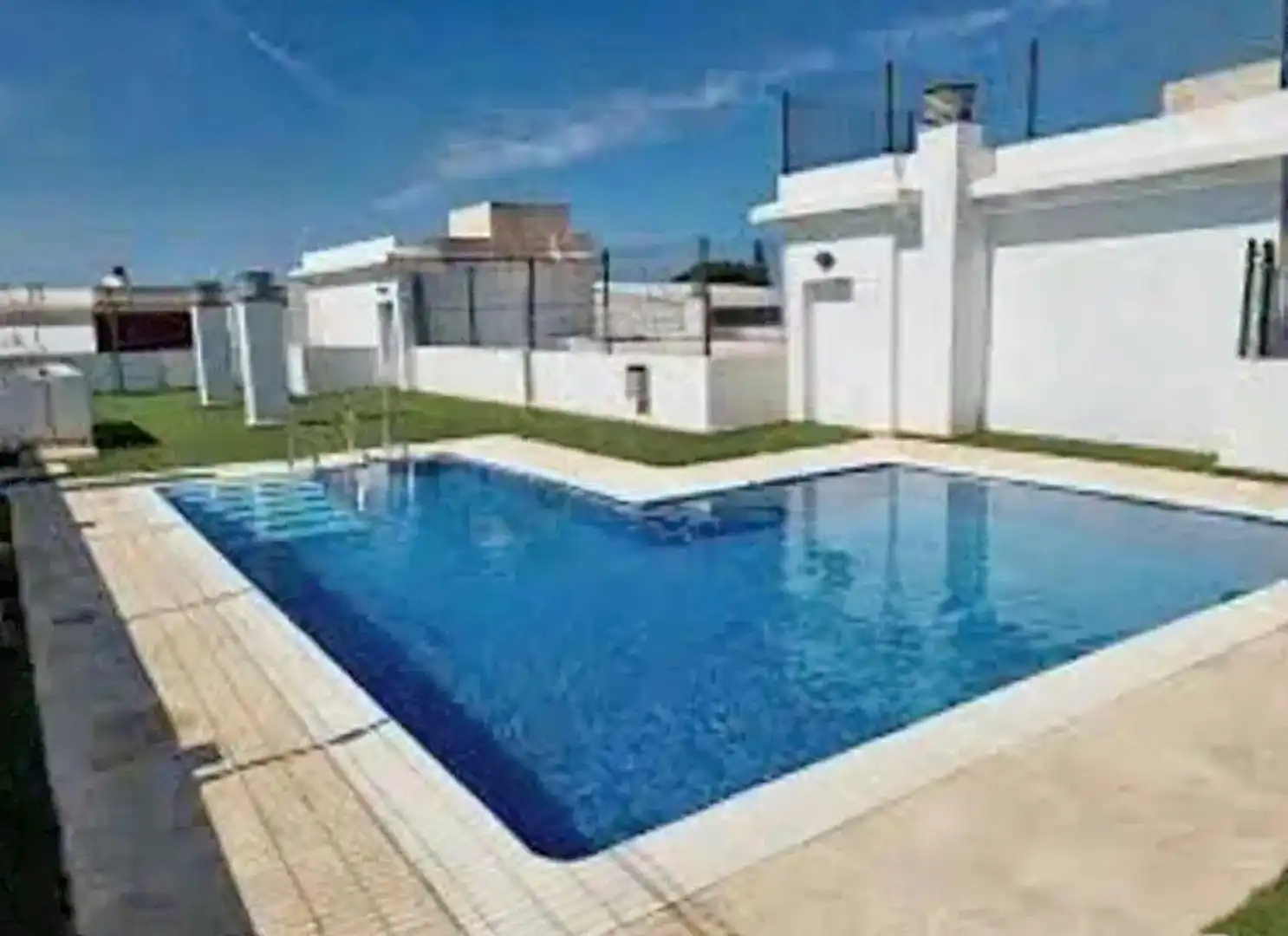 Piscina de Piso en venta en Torre de Benagalbón