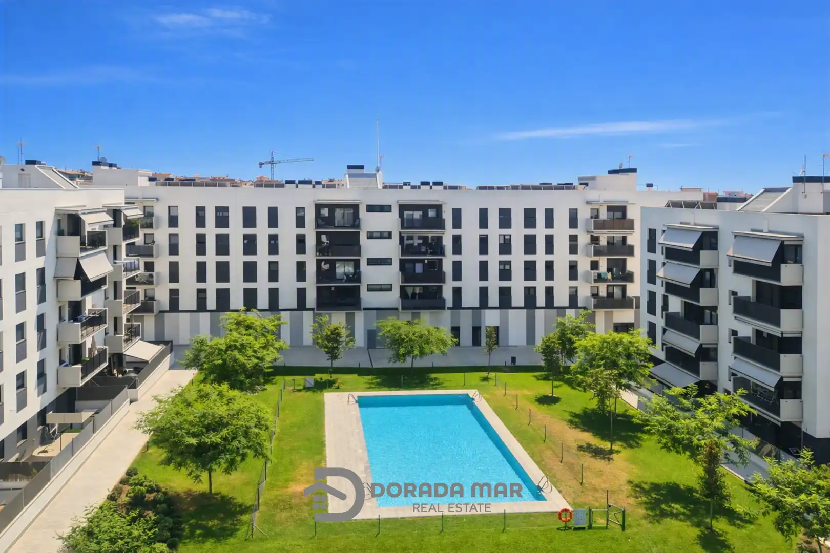 Vista exterior de Apartament en venda en Sant Pere de Ribes amb Terrassa, Traster i Piscina