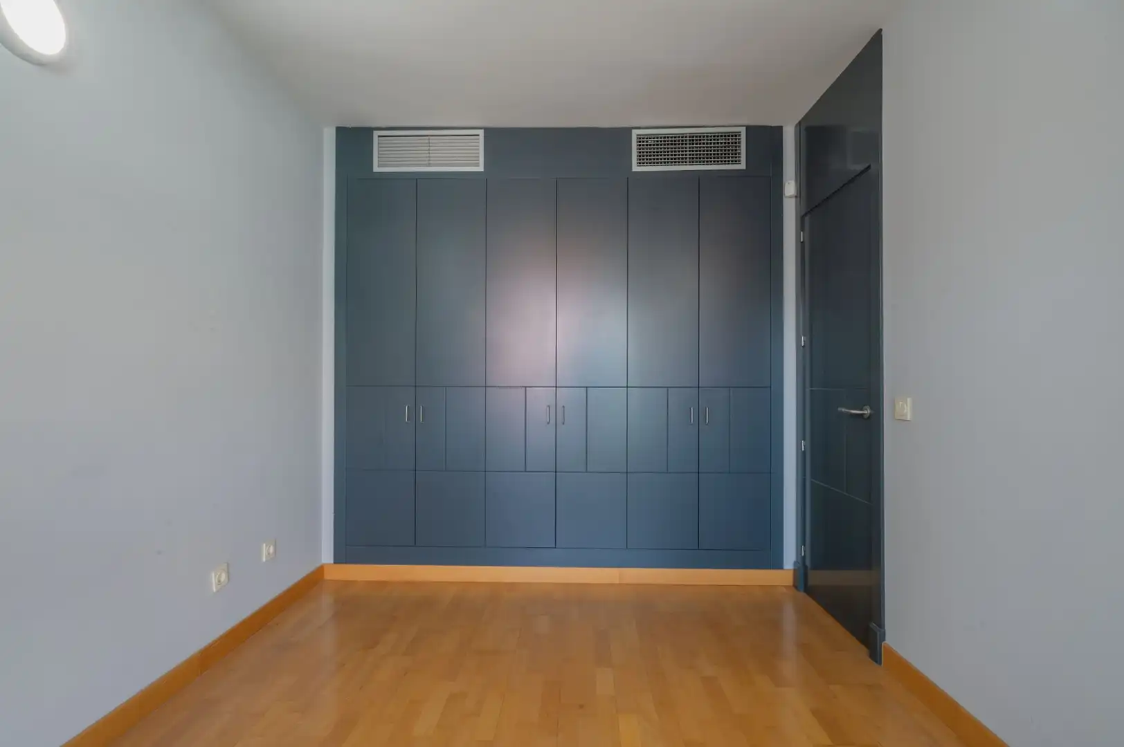 Habitación de Oficina en venta en Alcorcón con Aire acondicionado, Calefacción y Trastero