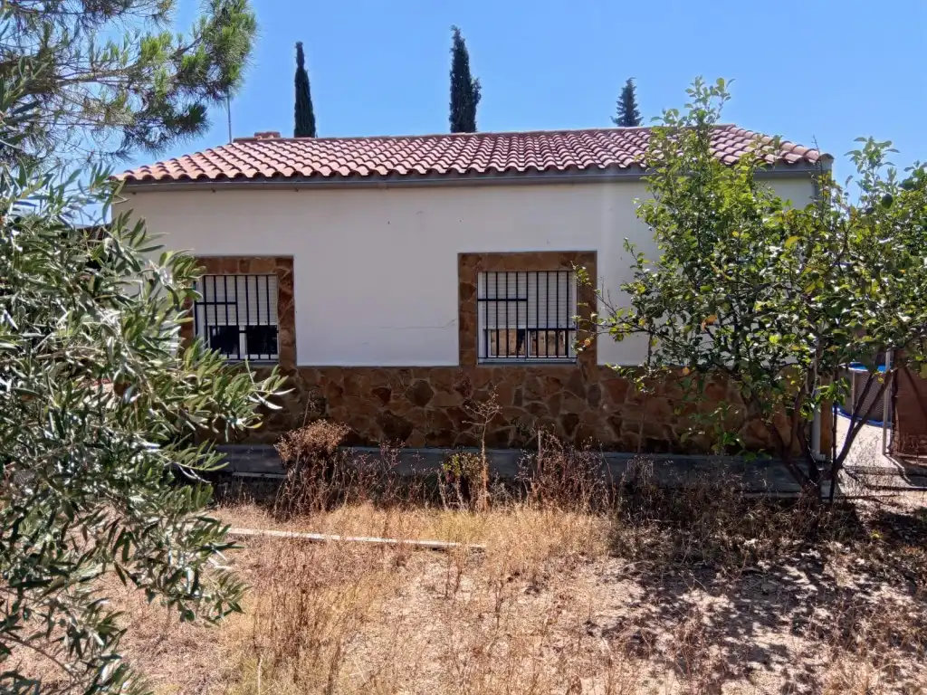Außenansicht von Country house zum Verkauf in Calles mit Privatgarten, Terrasse und Abstellraum