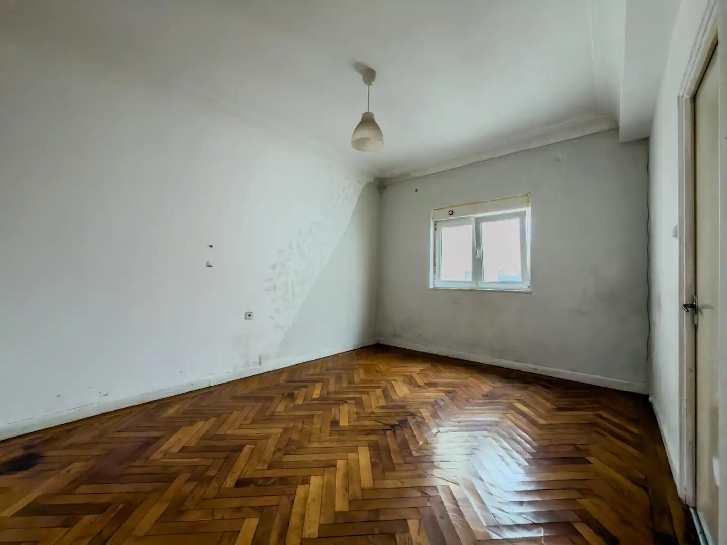 Dormitori de Pis en venda en Torrelavega  amb Calefacció, Parquet i Traster