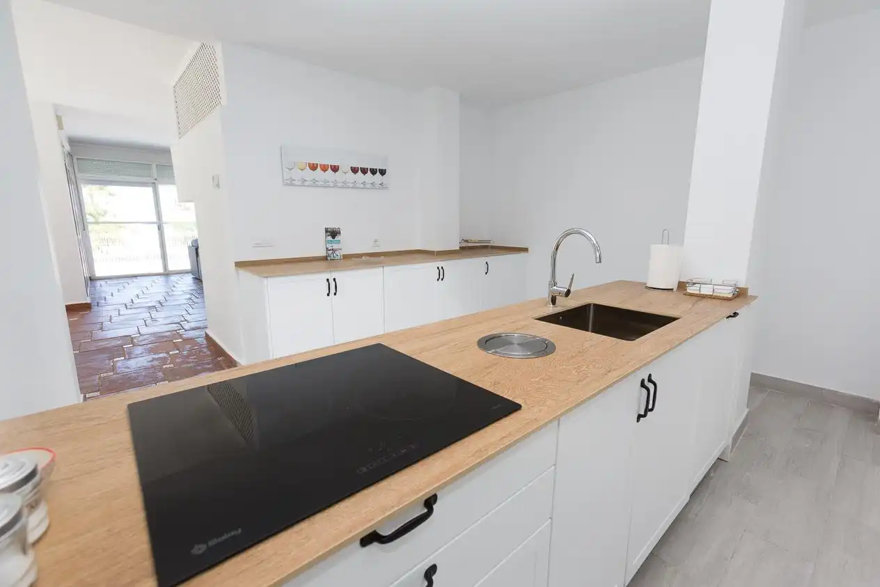 Cocina de Casa o chalet de alquiler en Sanlúcar de Barrameda con Aire acondicionado, Jardín privado y Terraza