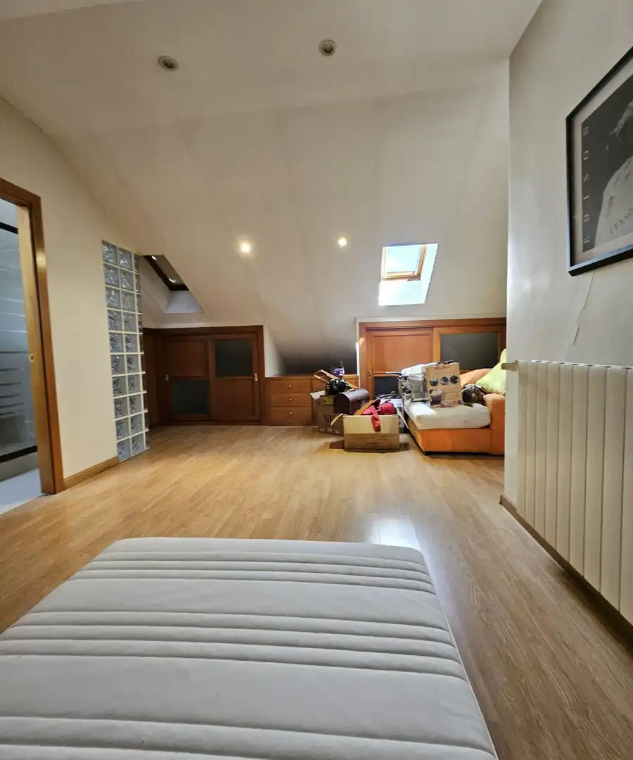 Maisonette zum Verkauf in Brunete mit Klimaanlage, Heizung und Terrasse