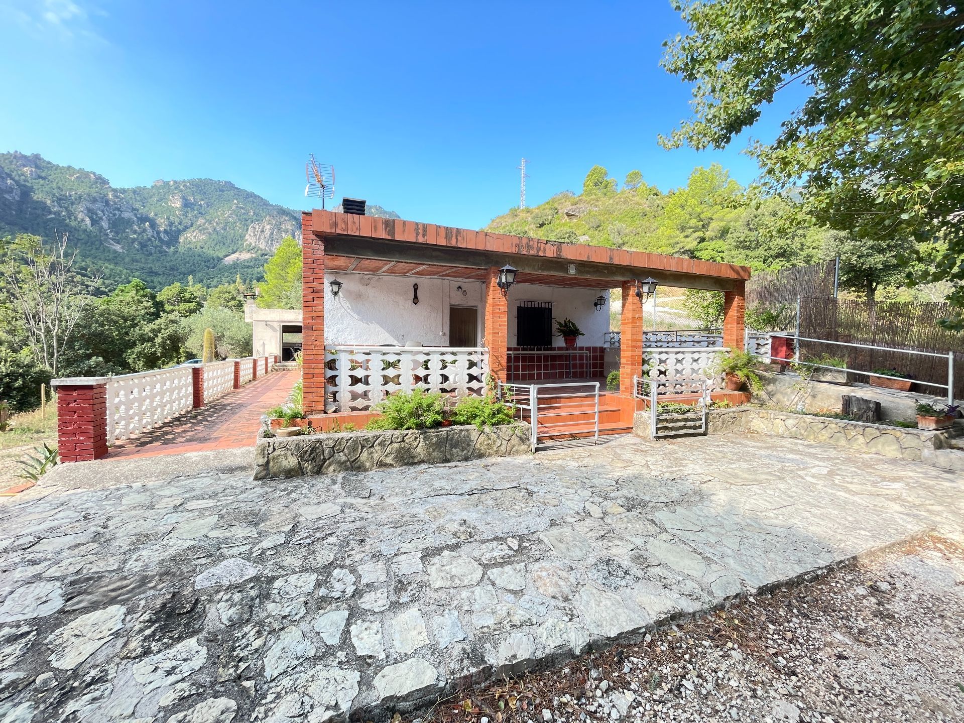 Exterior view of House or chalet for sale in Alfara de Carles  with Heating, Private garden and Terrace