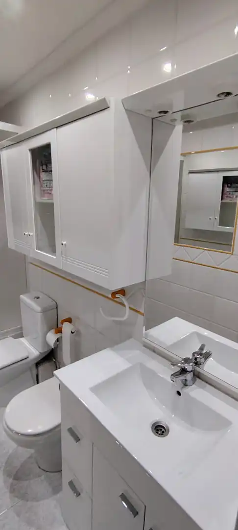 Bathroom of Flat for sale in Salamanca  with Heating, Parquet flooring and Furnished