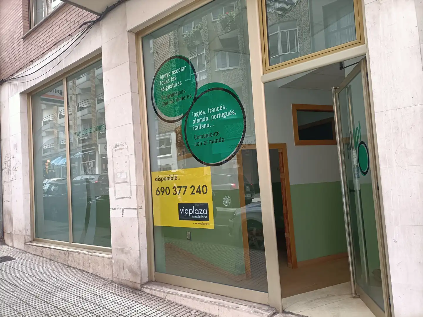 Commercial properties for rent in Calle Cabrales, 140, Ceares