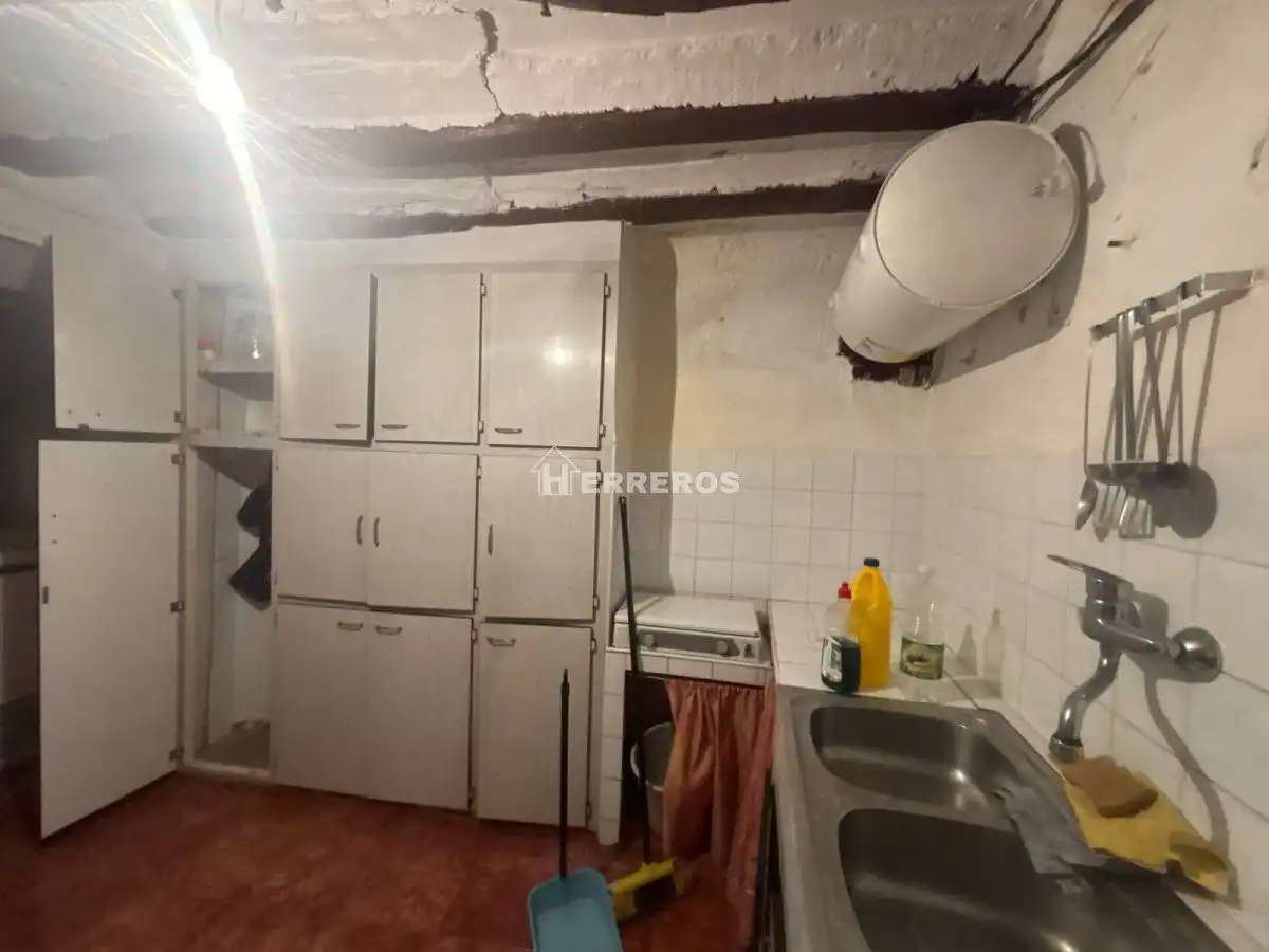 Cuina de Casa adosada en venda en Alesanco amb Calefacció