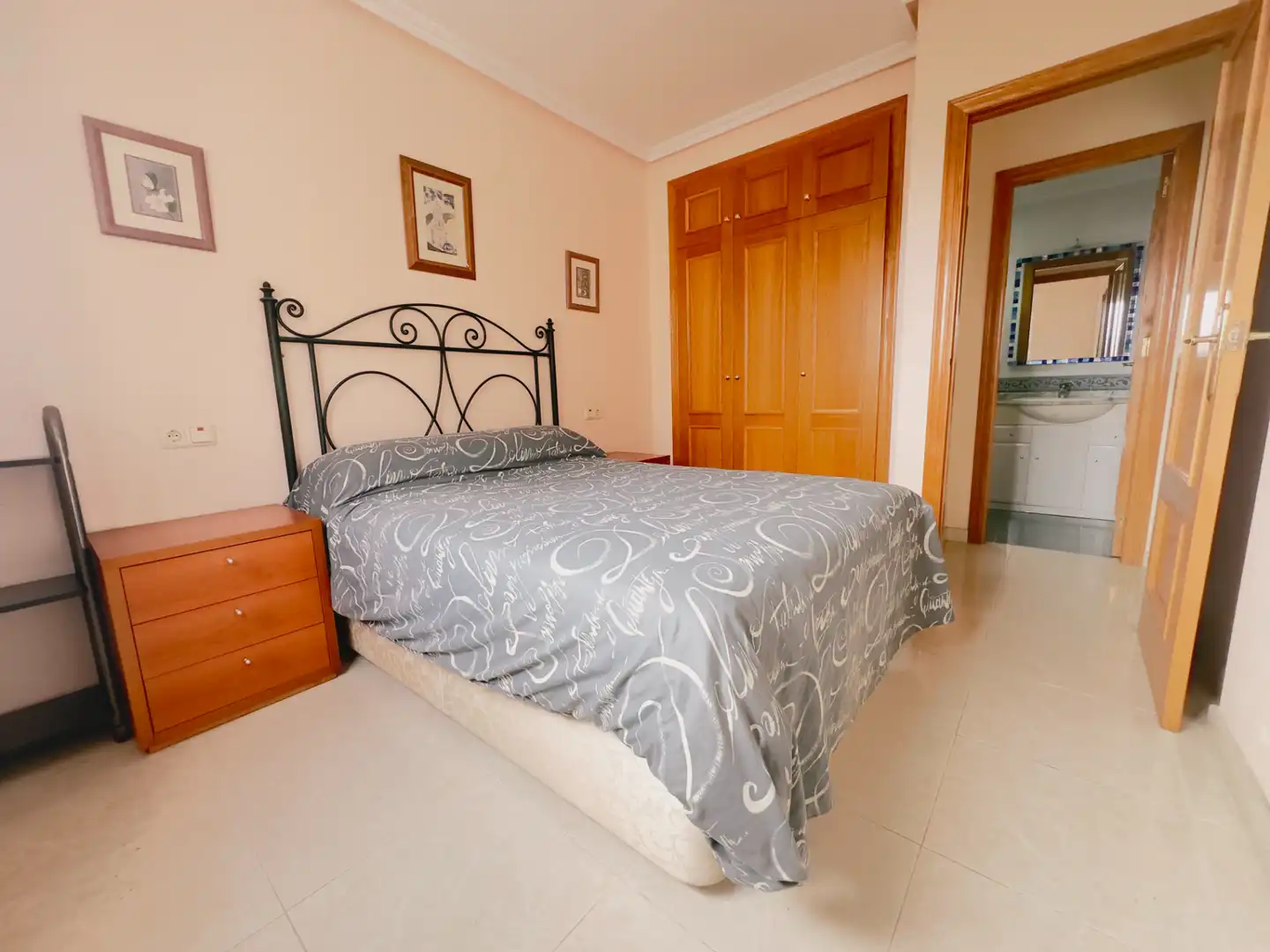 Habitación de Apartamento en venta en Elche / Elx con Aire acondicionado, Terraza y Amueblado