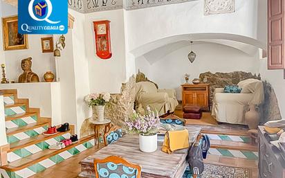 Sala d'estar de Casa o xalet en venda en Biar amb Balcó