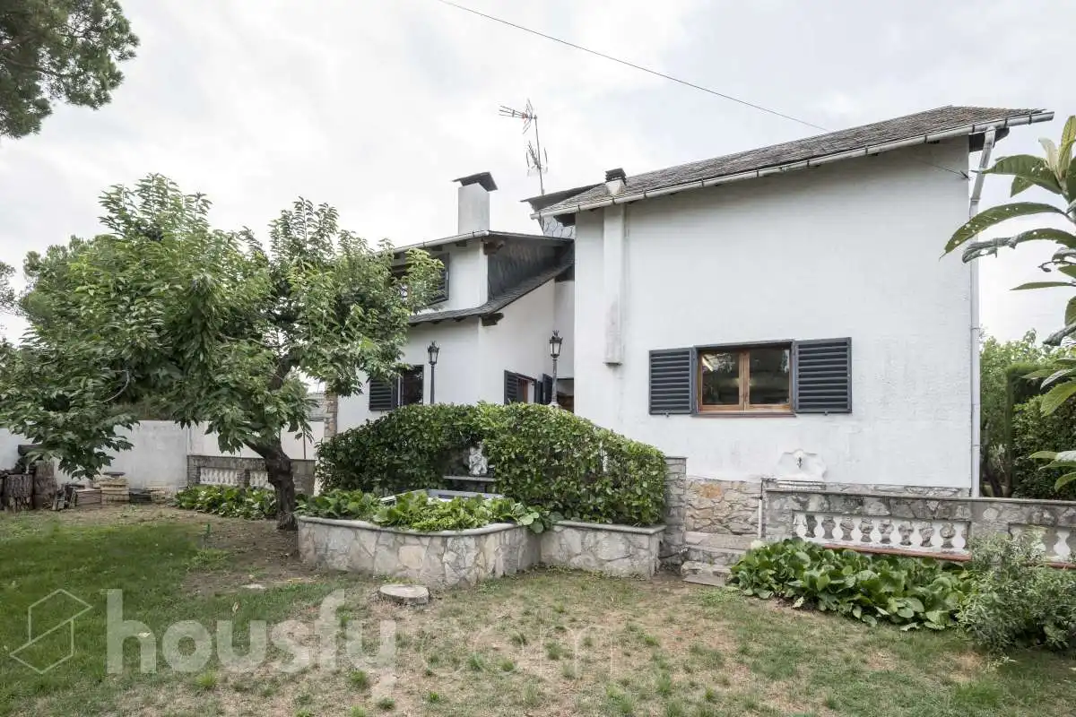 Vista exterior de Casa o xalet en venda en Mediona amb Aire condicionat, Calefacció i Jardí privat