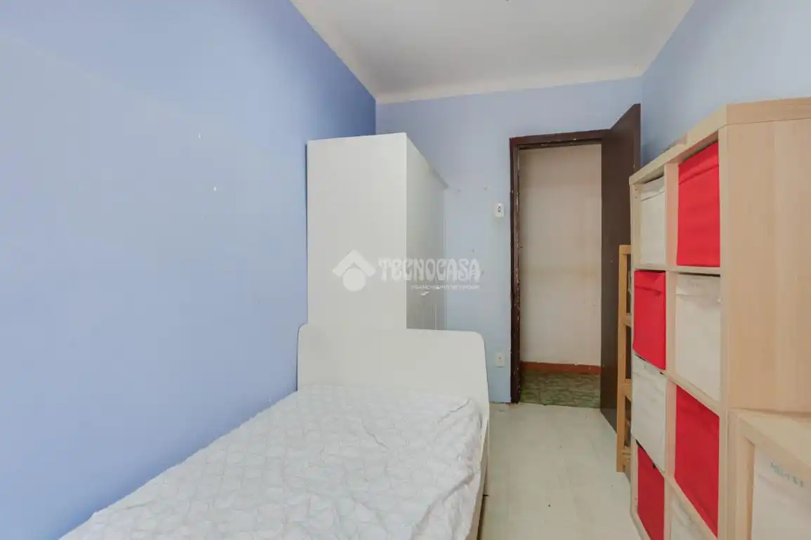 Bedroom of Flat for sale in Badalona