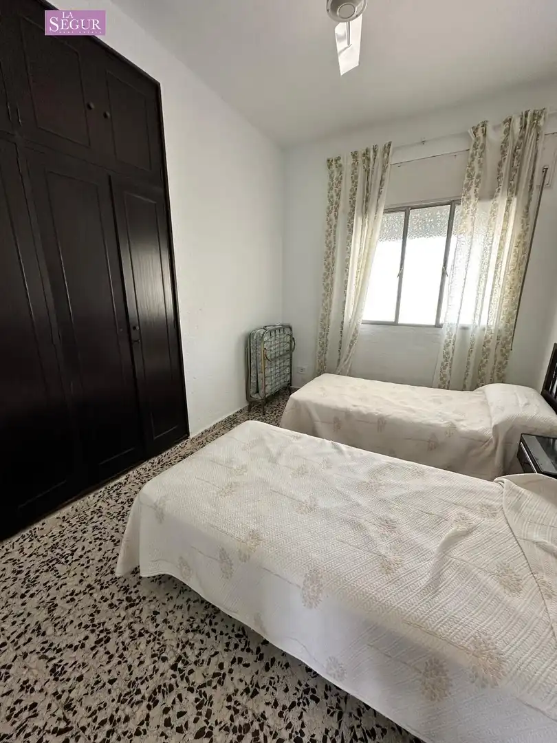 Dormitori de Casa o xalet en venda en Conil de la Frontera amb Jardí privat, Terrassa i Traster