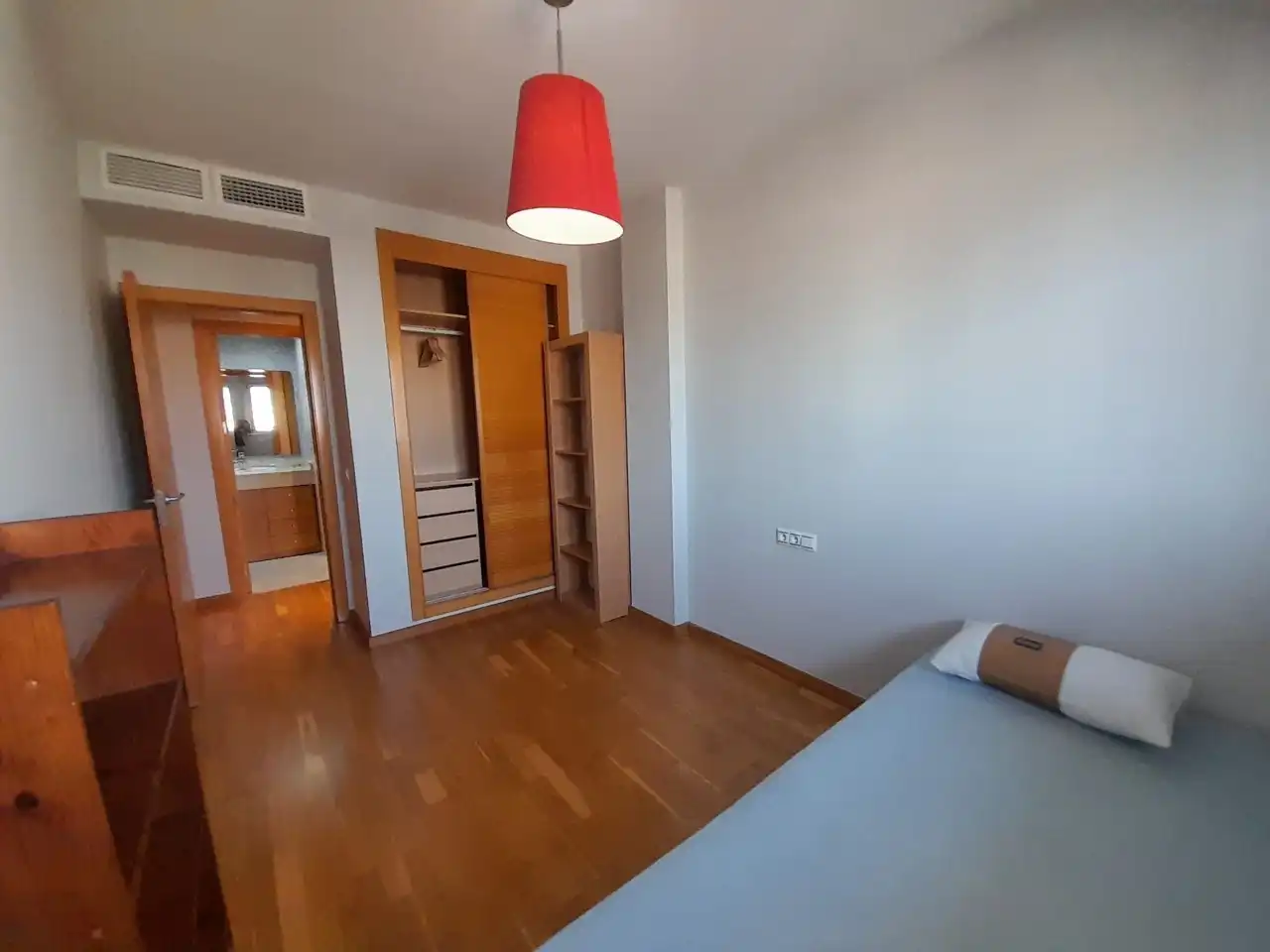 Habitación de Piso de alquiler en Málaga con Calefacción, Parquet y Lavadora