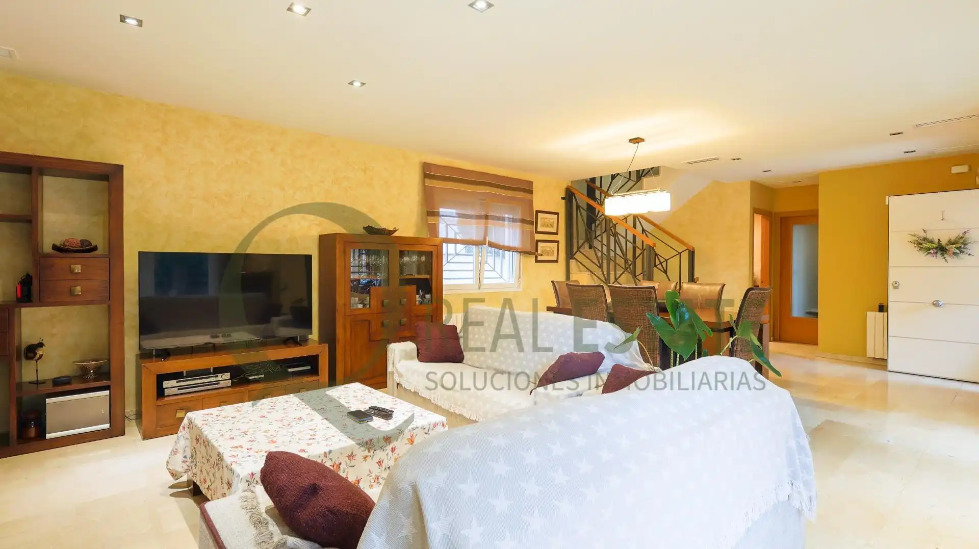Sala d'estar de Casa o xalet en venda en Alicante / Alacant amb Calefacció, Jardí privat i Traster