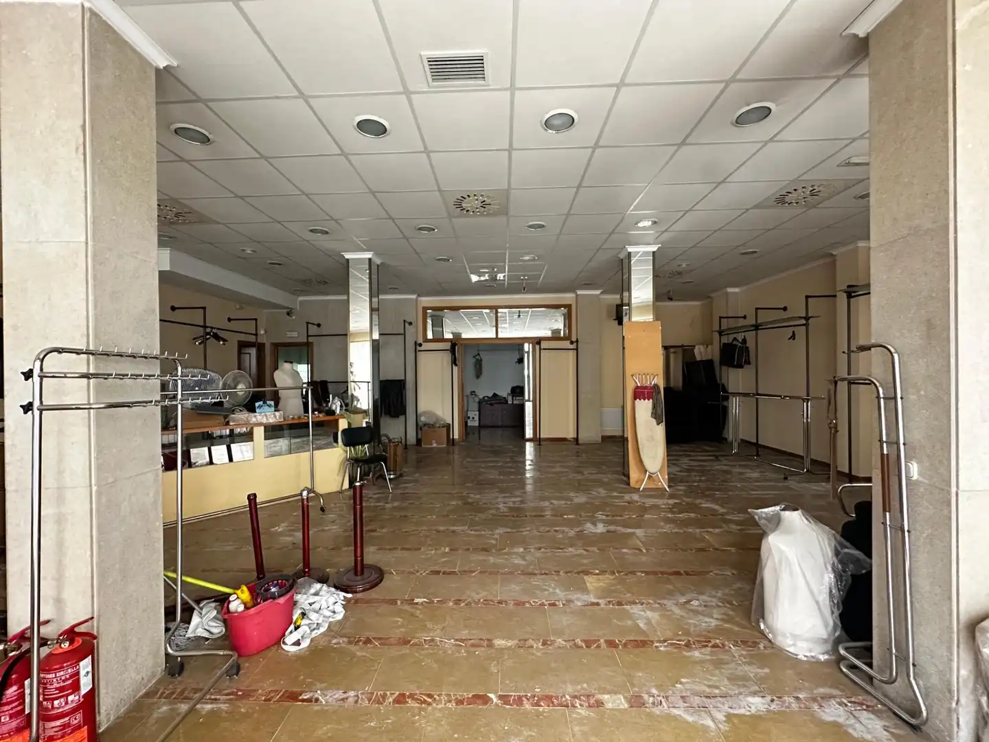 Buildings for sale in Llombai