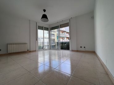 Flat with balcony for sale in Cerdanyola