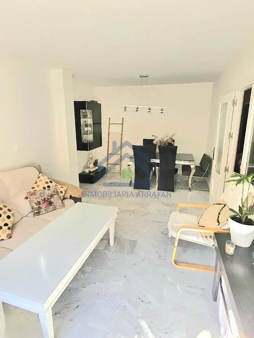 Sala de estar de Casa o chalet en venta en Ogíjares con Aire acondicionado y Balcón