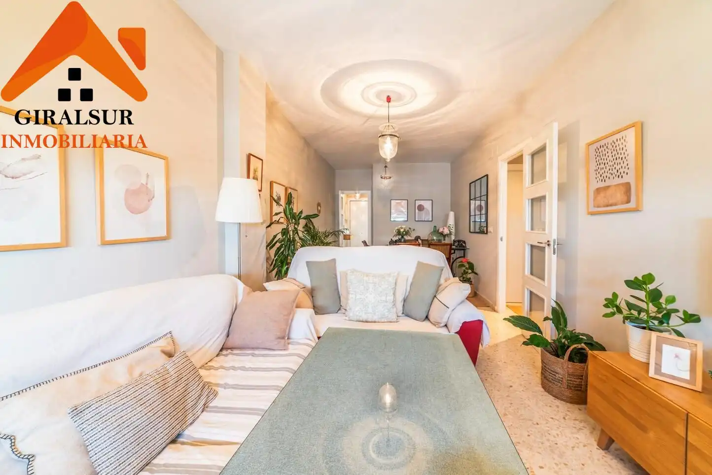 Living room of Flat for sale in Sevilla  with Air Conditioner and Storage room