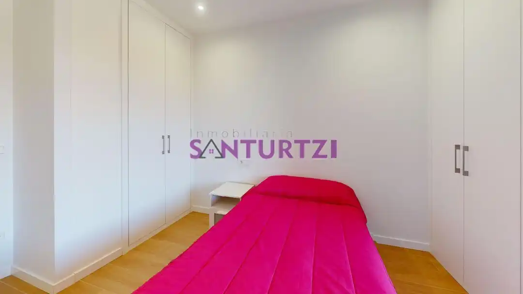 Schlafzimmer von Wohnung zum Verkauf in Santurtzi  mit Heizung, Terrasse und Möbliert