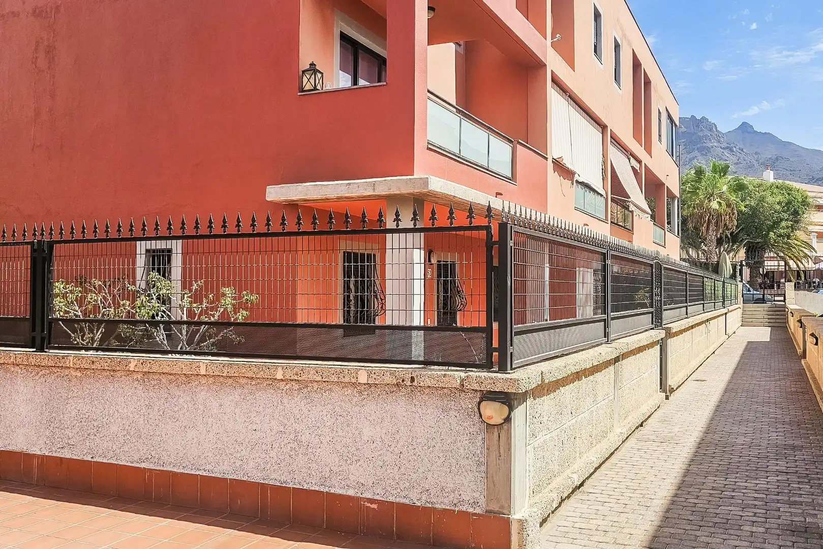 Exterior view of Flat for sale in Adeje  with Private garden, Terrace and Balcony