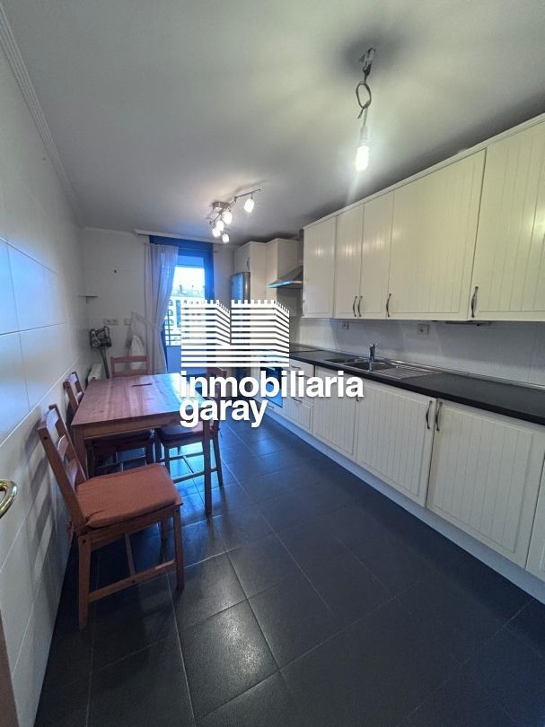 Cuina de Pis en venda en Medina de Pomar amb Calefacció, Traster i Moblat