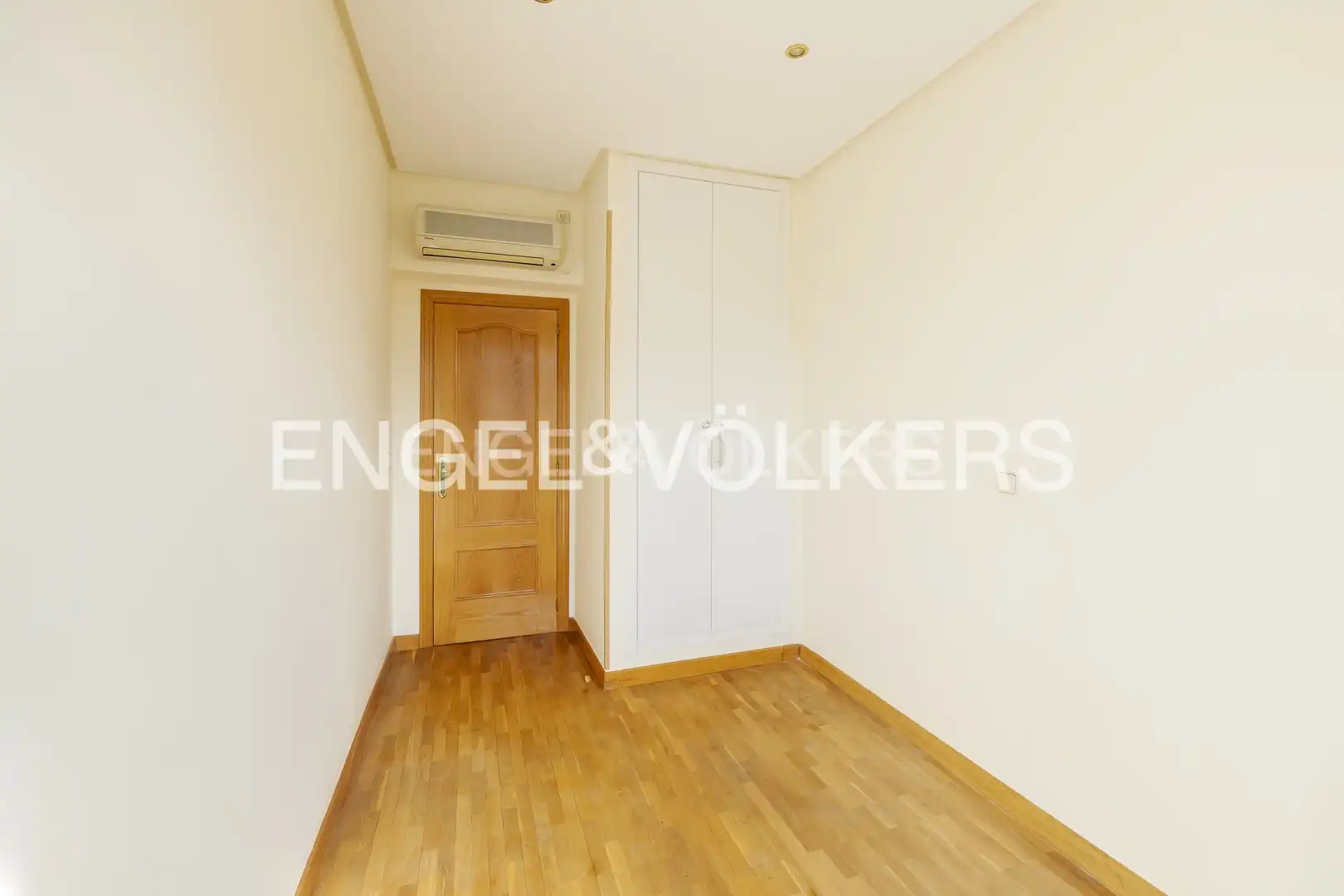 Flat for rent in Madrid  with Air Conditioner, Heating and Parquet flooring