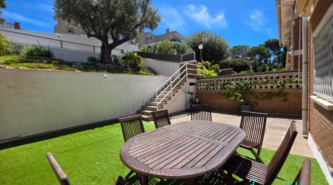 Foto 2 de Casa adosada en venta en Joan Maragall, El Poal, Castelldefels