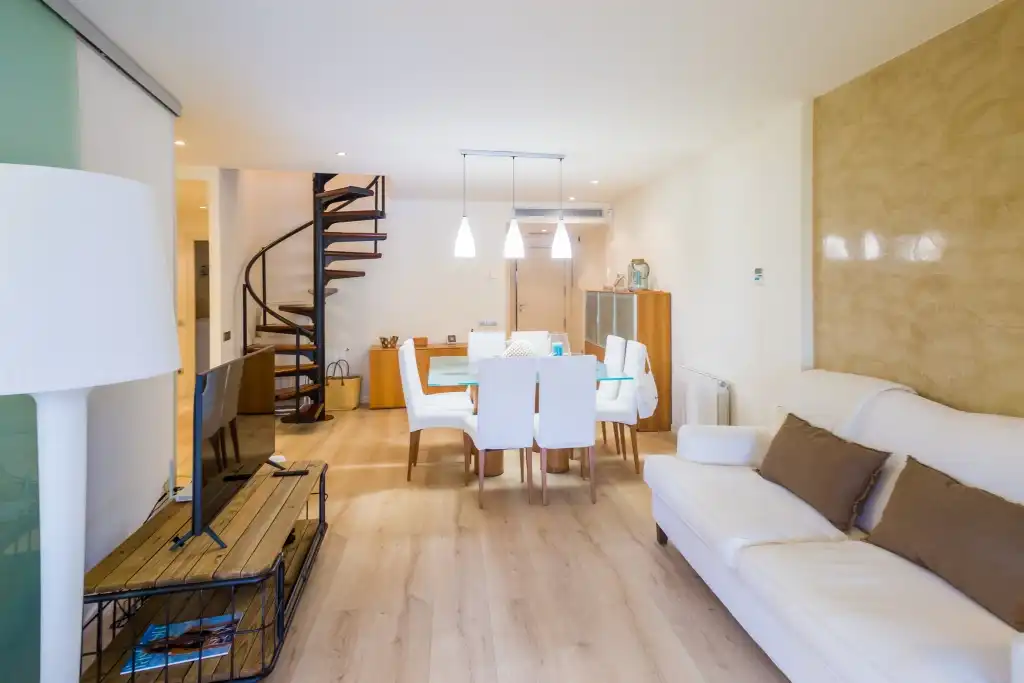 Wohnzimmer von Maisonette zum Verkauf in Calonge i Sant Antoni mit Klimaanlage, Heizung und Privatgarten