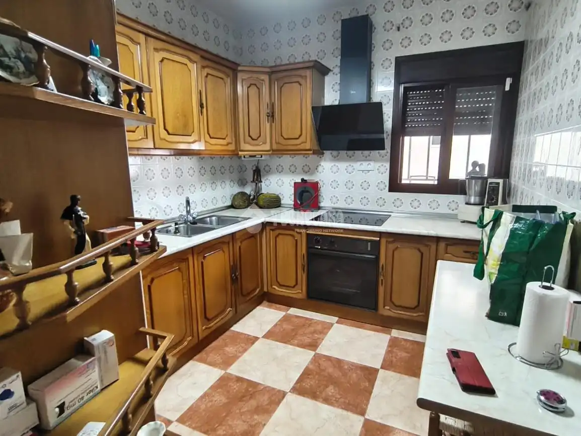 Cuina de Casa adosada en venda en La Carolina amb Moblat
